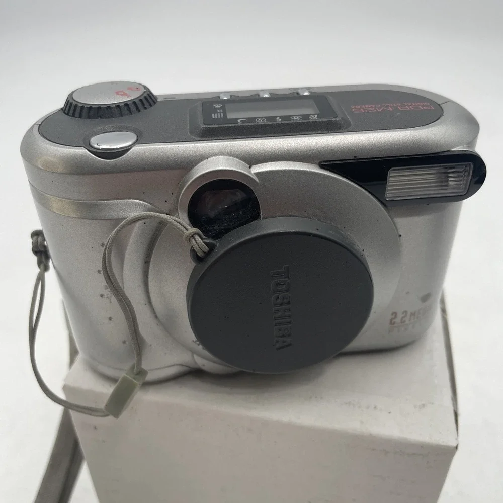 Toshiba PDR M25 2.2MP Digital Camera 3X Zoom+Battery+SD Card+Case-Silver TESTED